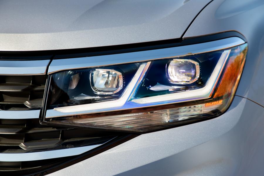 Детали экстерьера Volkswagen Atlas SEL V6 R-Line 2020 года  (фото 13 из 43)